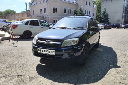 ВАЗ (LADA) Гранта седан в аренду под выкуп в Бери Рули